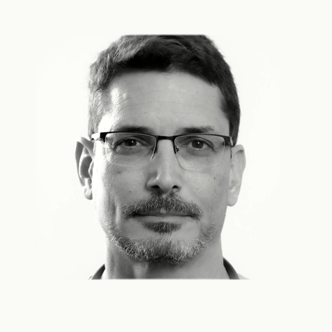Dr. Gil Dinur
